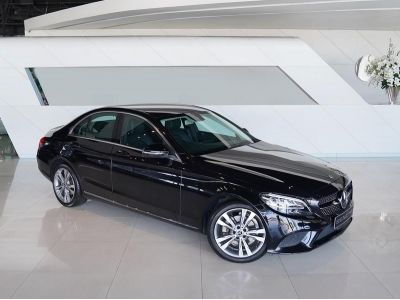 MERCEDES-BENZ C220d Avantgarde Facelift ปี 2018 ไมล์ 33,xxx Km